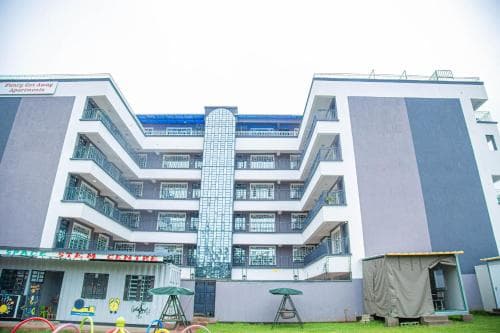 The Furnished Homes KE, Lake View & GYM