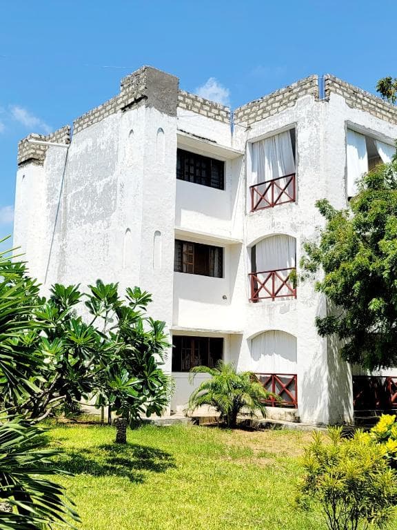 Green Malindi Apartments By RevSerene