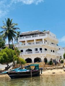 Stopover Guest House And Restaurant