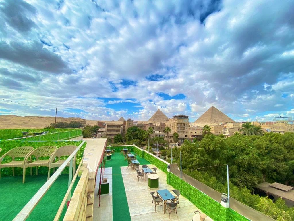 Featuring A Garden, Villa On Qarun Lake Beach Elfayoum Features Accommodation In Fayoum Center. The Property Features Garden Views. The Spacious Villa With A Terrace And Mountain Views Has 4 Bedrooms, 2 Living Rooms, A Flat Screen TV, An Equipped Kitchen 