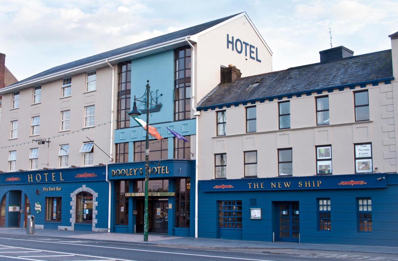 Dooley S Hotel