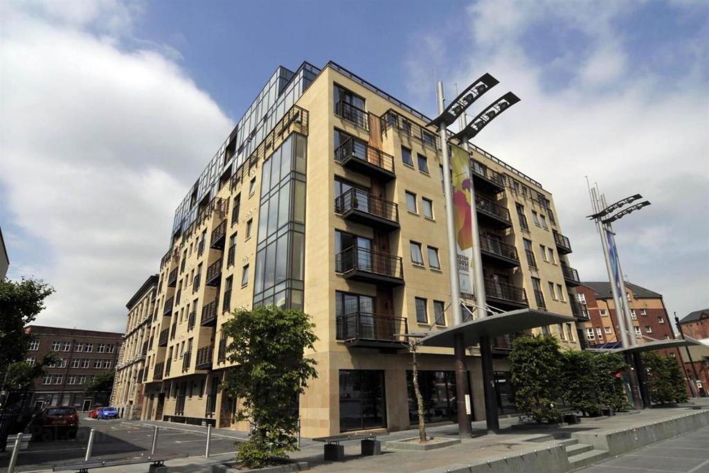 Stylish 1 Bed Apartment In Belfast City Centre